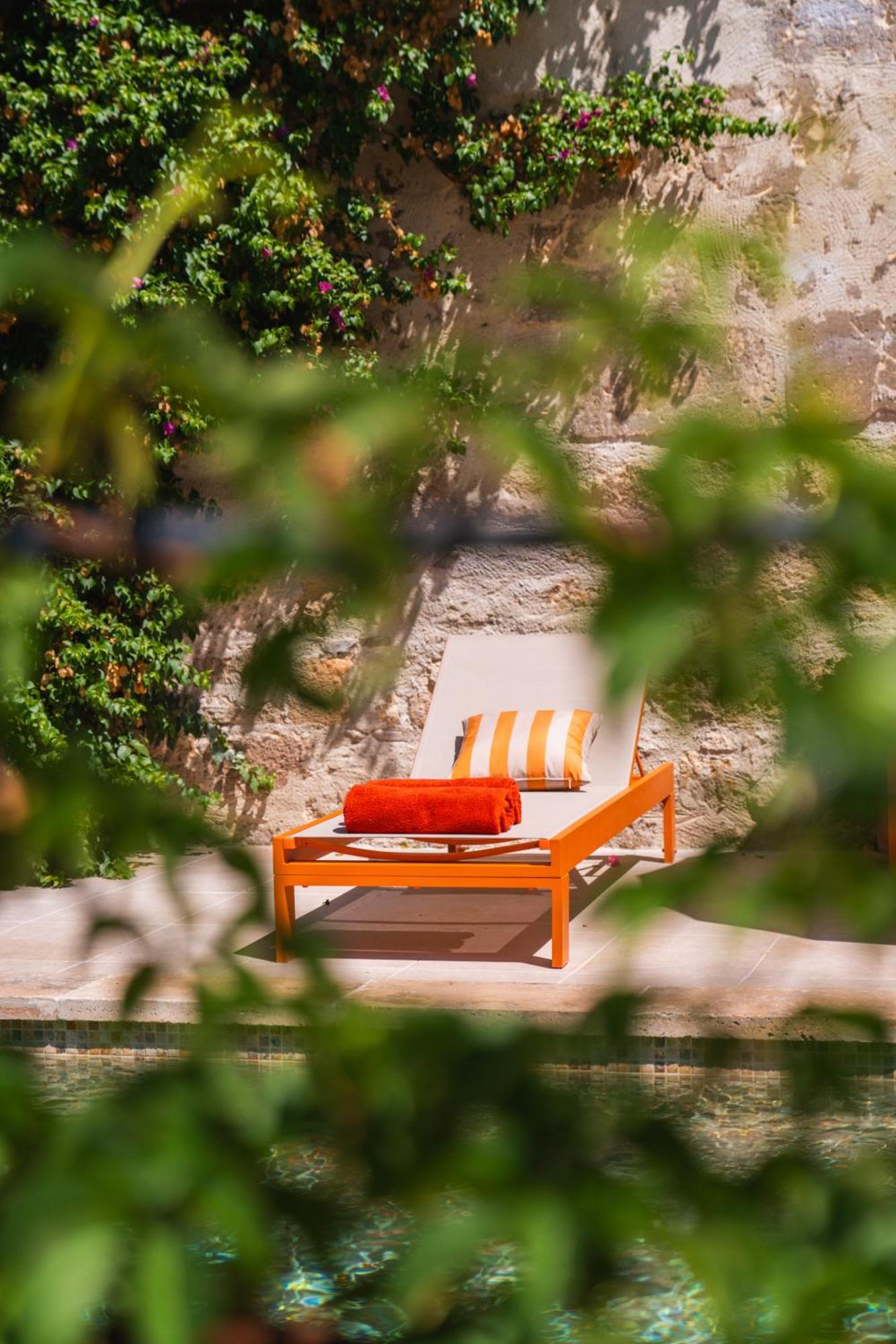 타라스콩 Le Jardin Des Cordeliers B&B 외부 사진