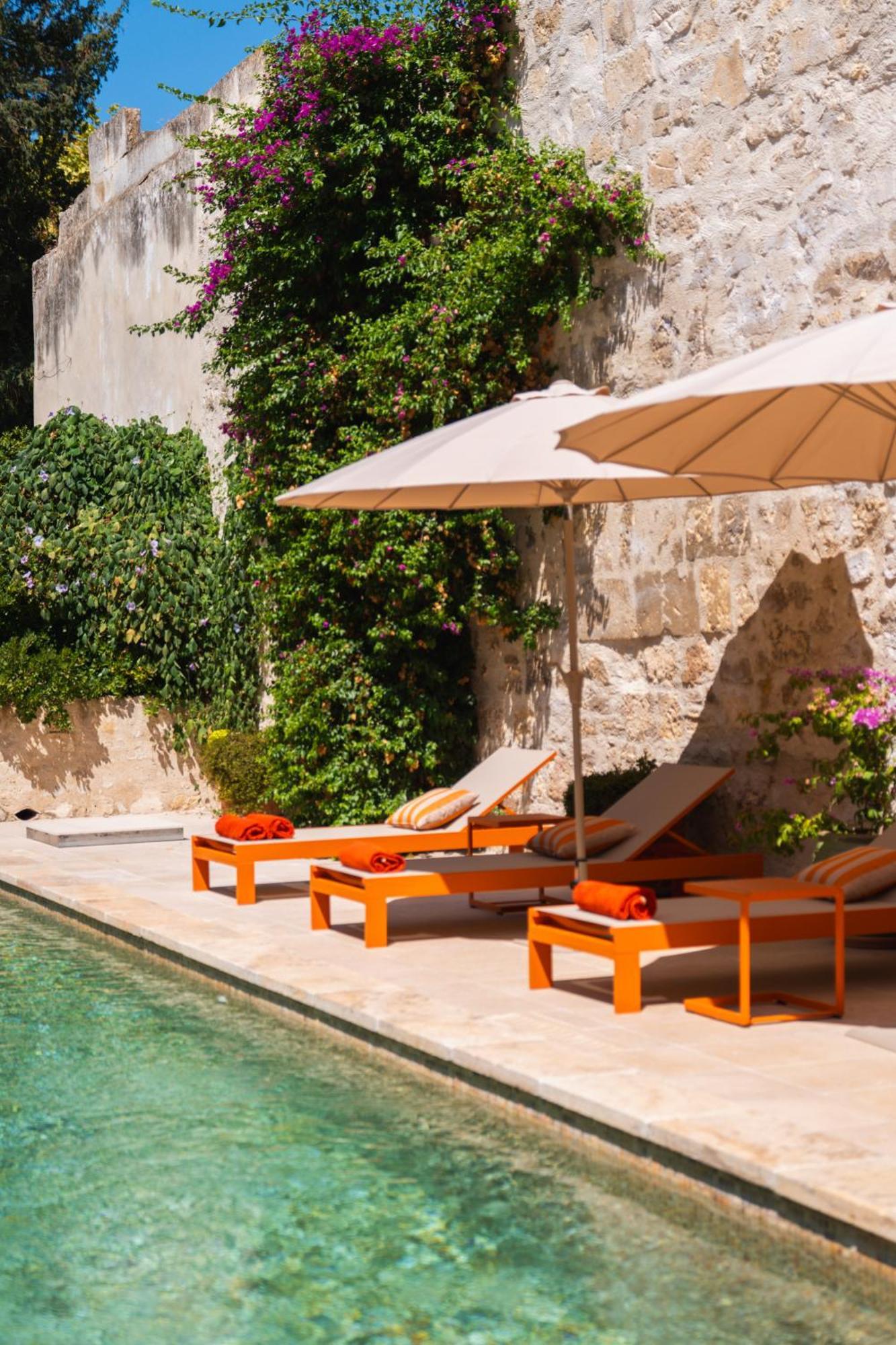 타라스콩 Le Jardin Des Cordeliers B&B 외부 사진
